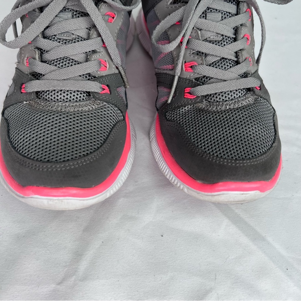 Skechers lightweight flex sole grey and neon pink athletic shoes - Picture 3 of 9